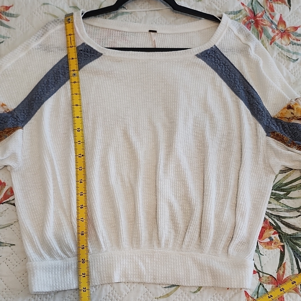 Free People White and Blue Sweater - Picture 5 of 5